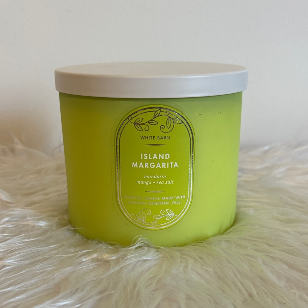 New Island Margarita 3-Wick Candle ✨